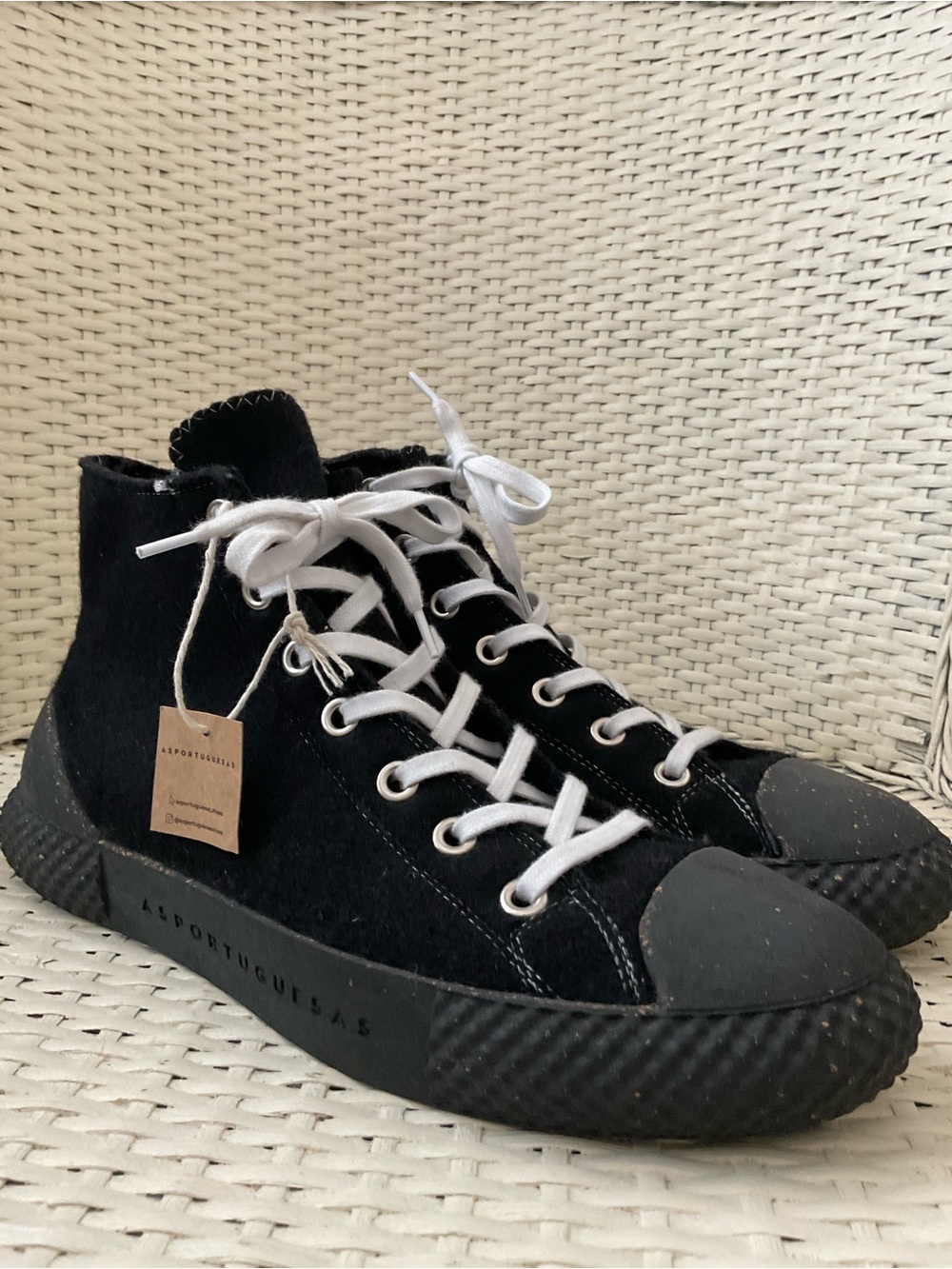 Black Lace-Up Women's High Tops with Contrast White Laces-EU 40/US 9-New-no box